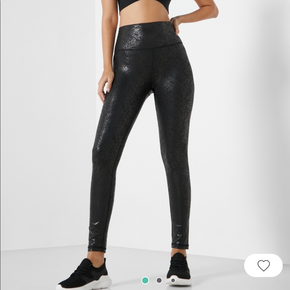 AERIE OFFLINE The Hugger High Waisted Crackle Leggings faux leather effect XS